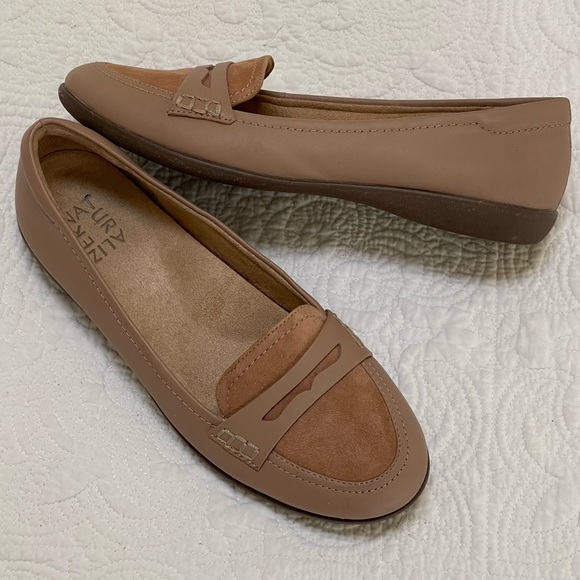 Naturalizer Finley Tan Penny Loafer Flats Sz 8 Suede Leather Round Toe Comfort - Picture 8 of 9